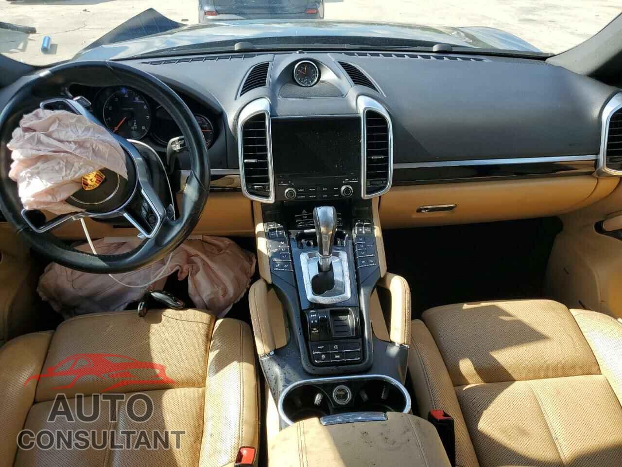PORSCHE CAYENNE 2018 - WP1AA2A29JKA05716
