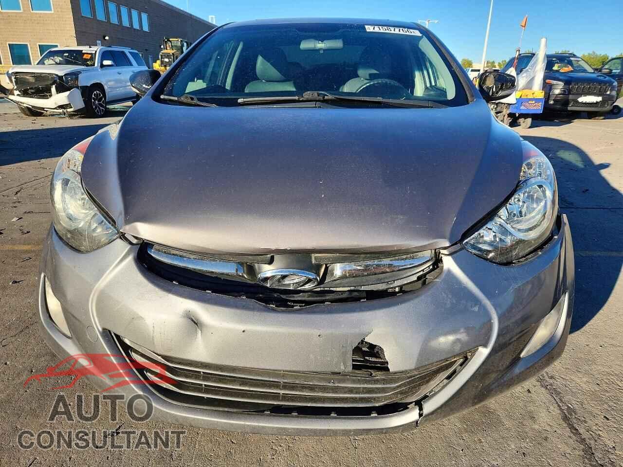 HYUNDAI ELANTRA 2012 - 5NPDH4AE8CH083356