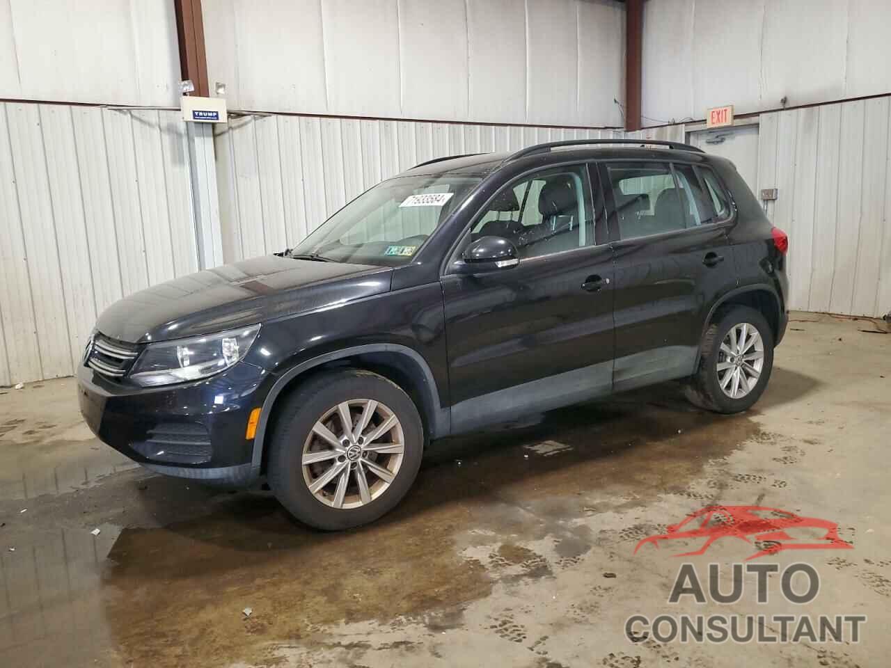 VOLKSWAGEN TIGUAN 2017 - WVGBV7AX5HK042075