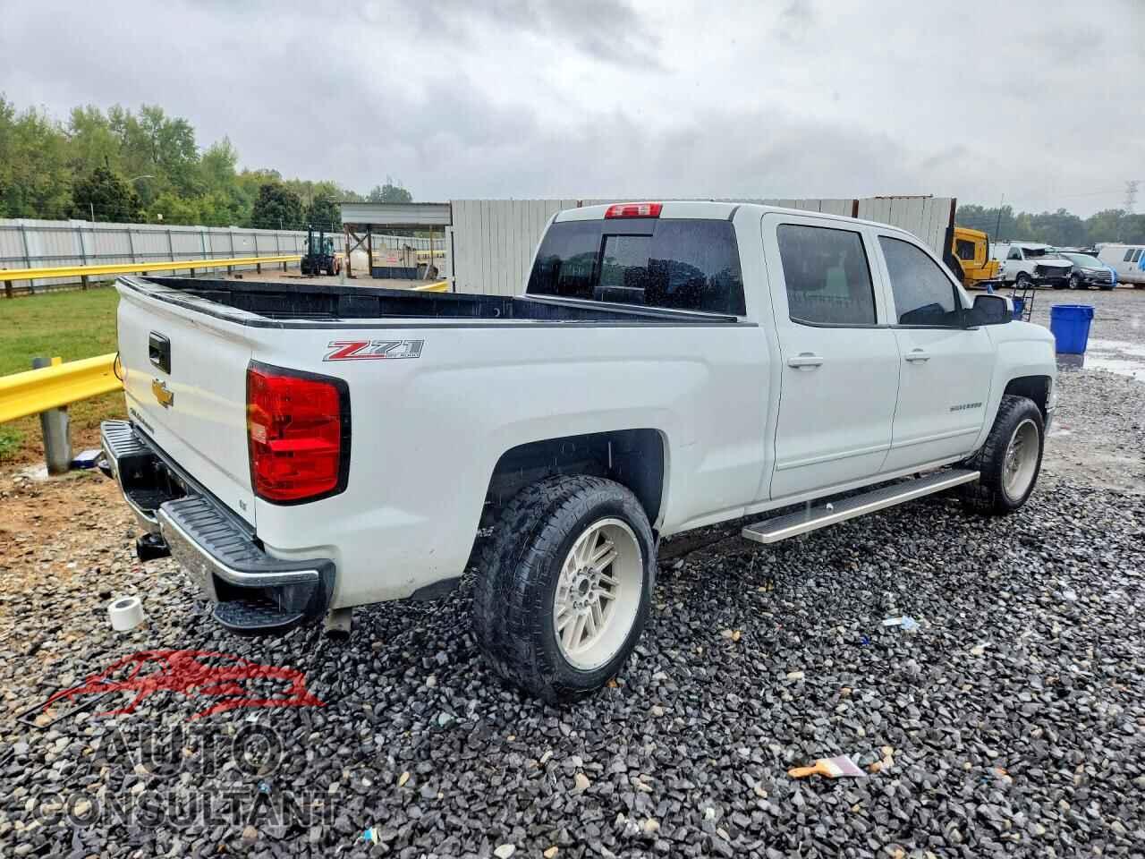 CHEVROLET SILVERADO 2015 - 1GCUKREC1FF202158