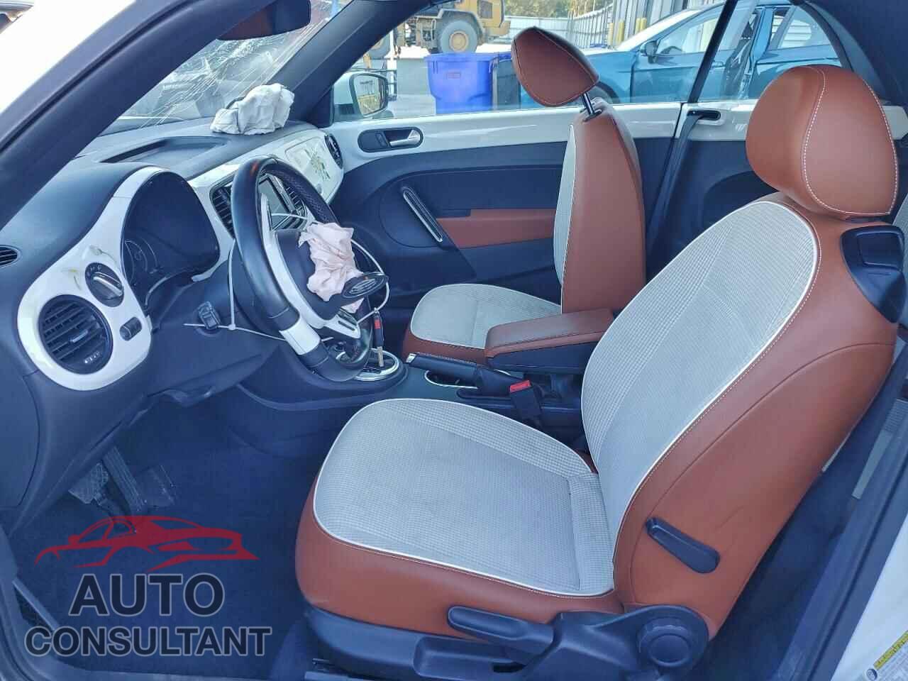 VOLKSWAGEN BEETLE 2017 - 3VW517AT6HM814793