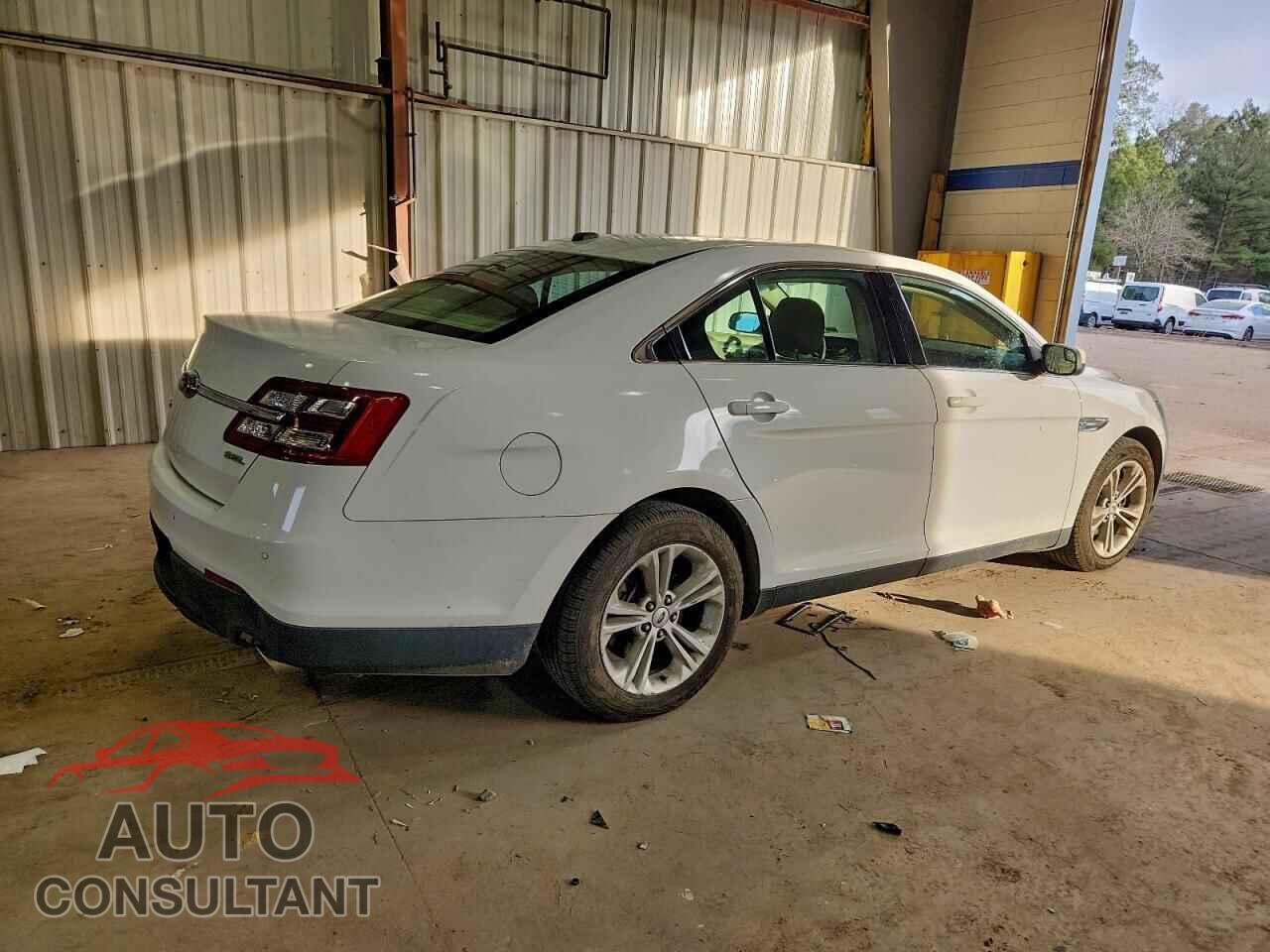 FORD TAURUS 2015 - 1FAHP2E82FG181309