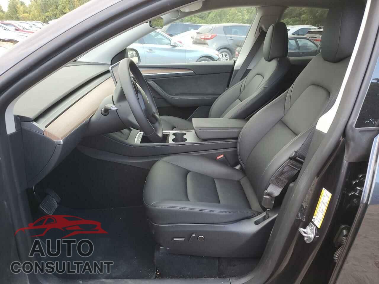 TESLA MODEL Y 2024 - 7SAYGAEE4RF086536