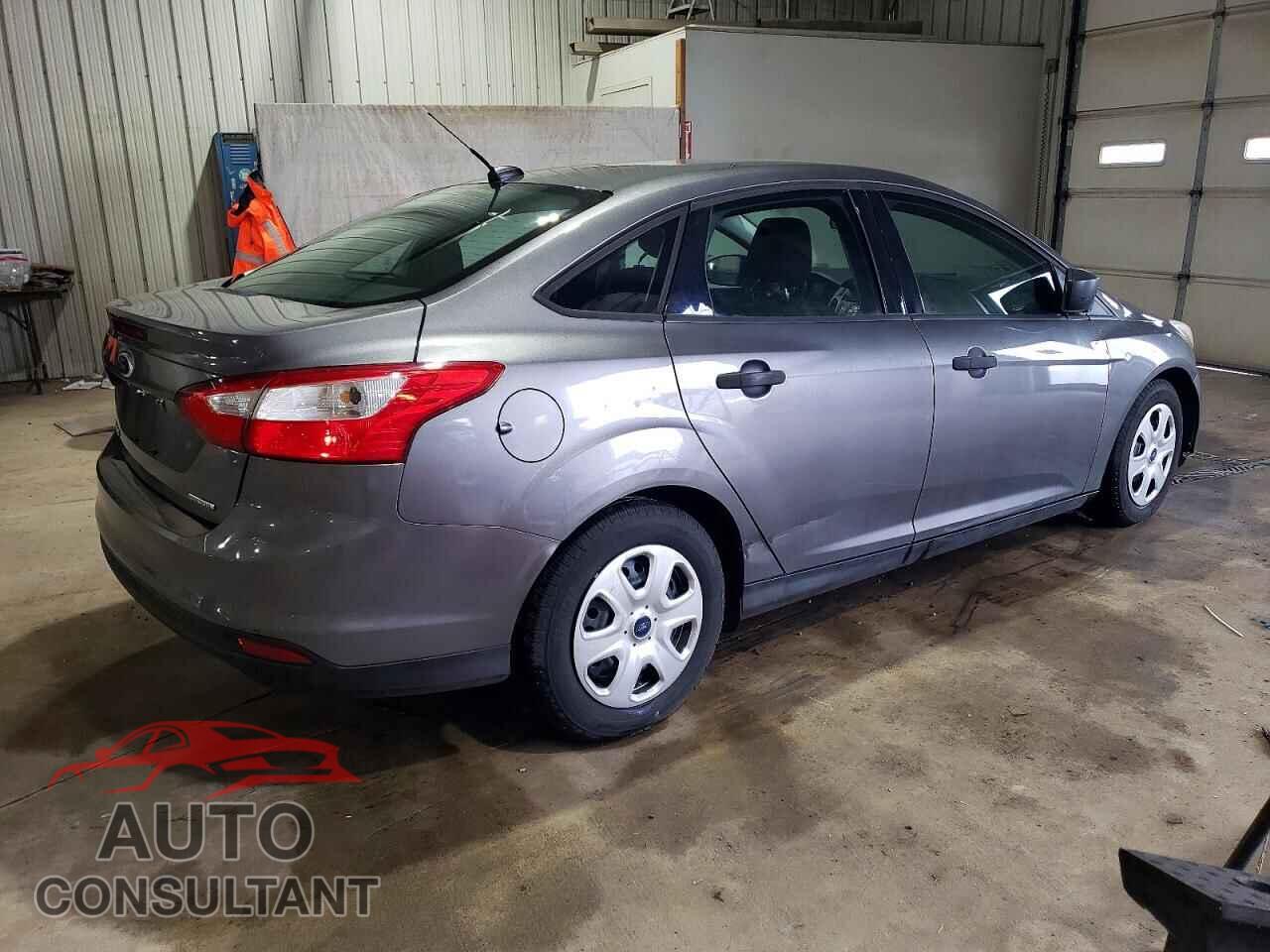 FORD FOCUS 2013 - 1FADP3E2XDL156047