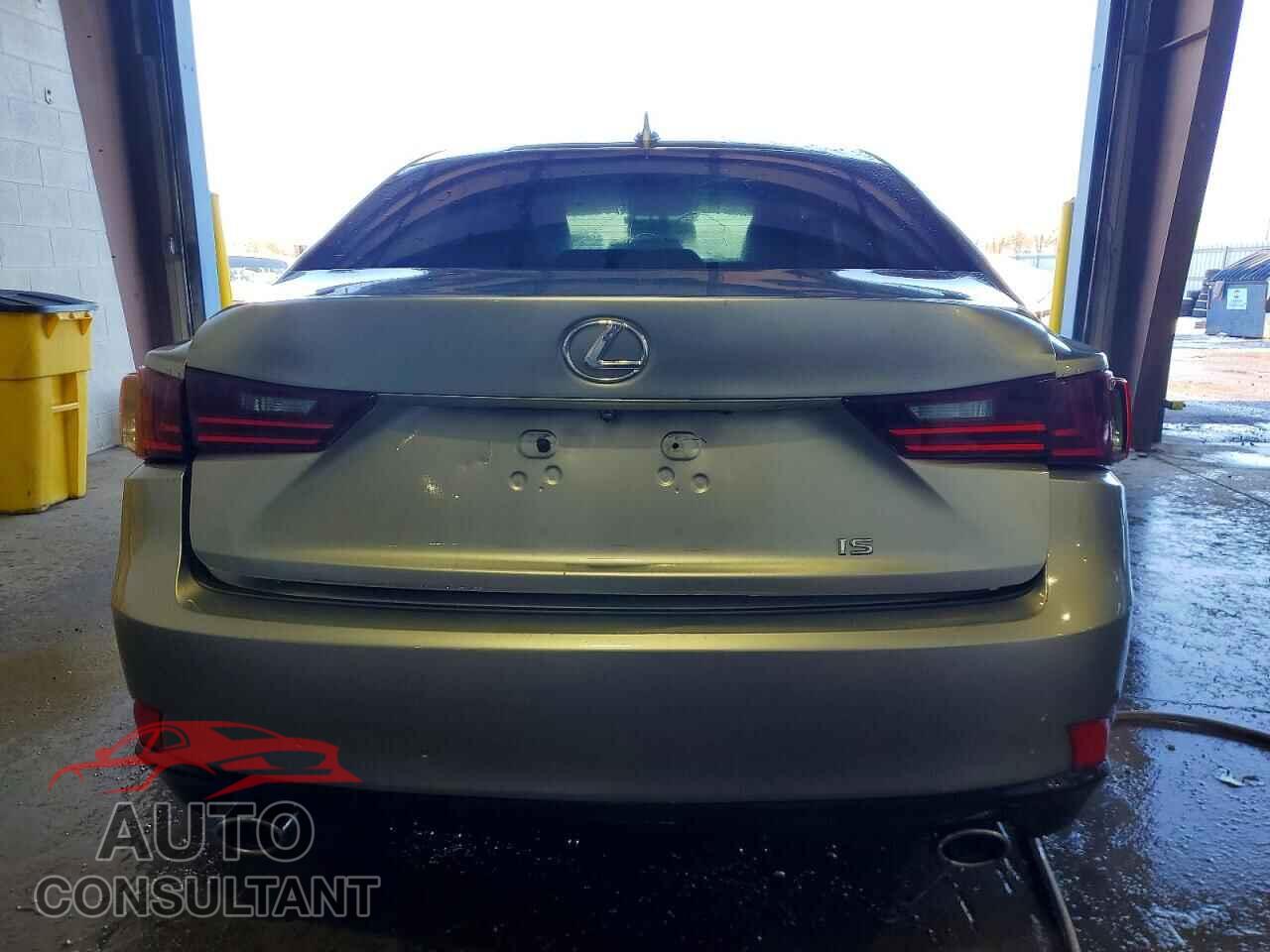 LEXUS IS 2014 - JTHBF1D24E5015957