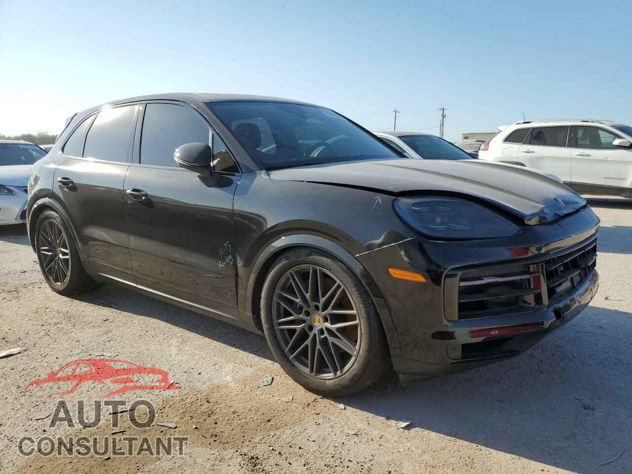 PORSCHE CAYENNE 2024 - WP1AA2AY4RDA04588