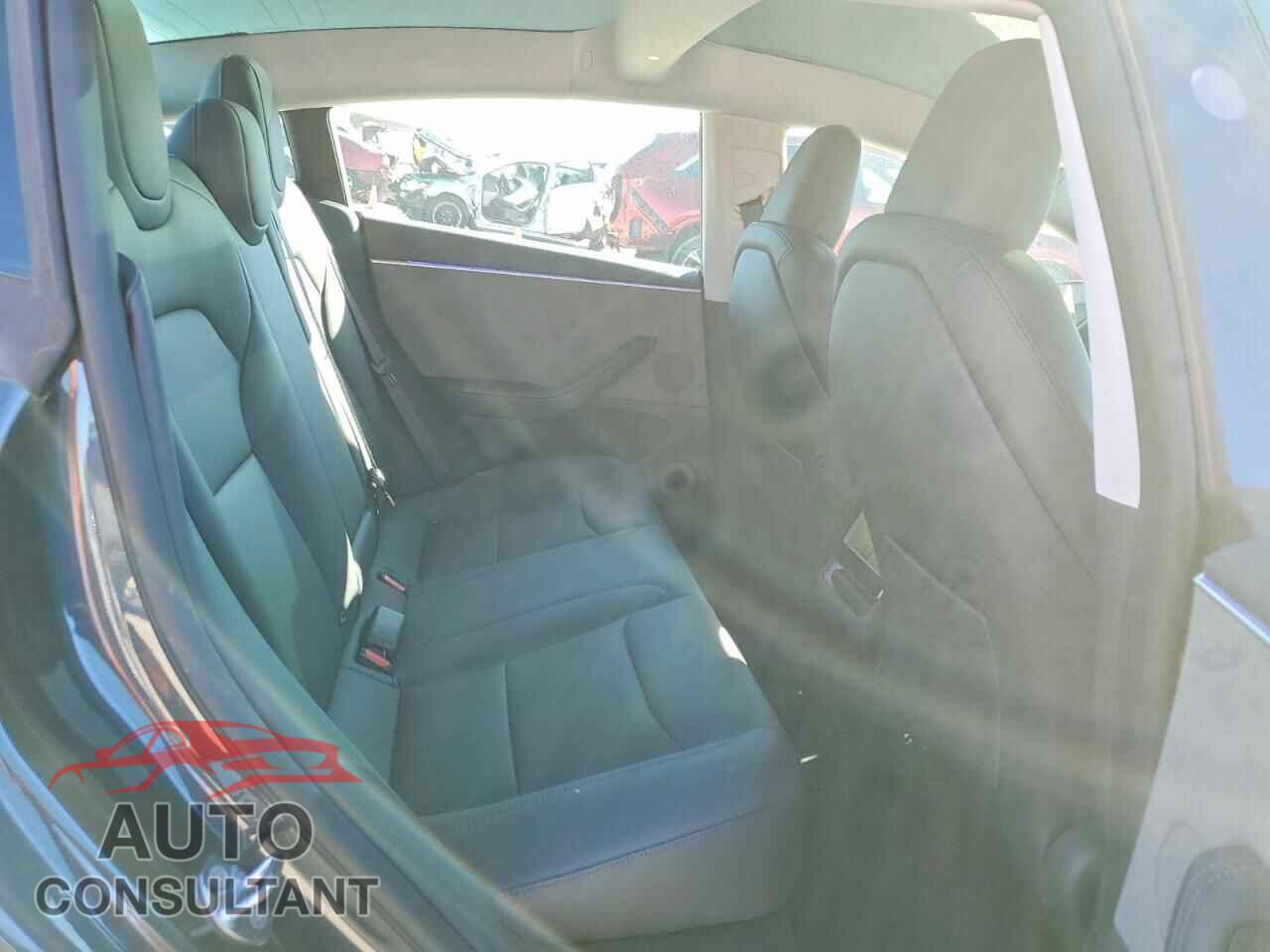 TESLA MODEL 3 2024 - 5YJ3E1EA5RF872646