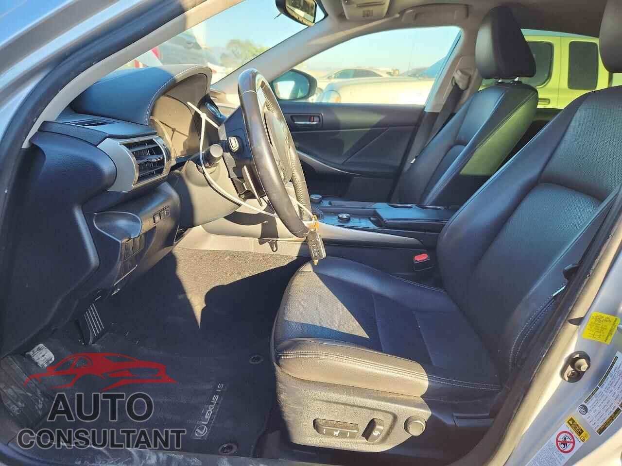 LEXUS IS 2015 - JTHBF1D21F5074241