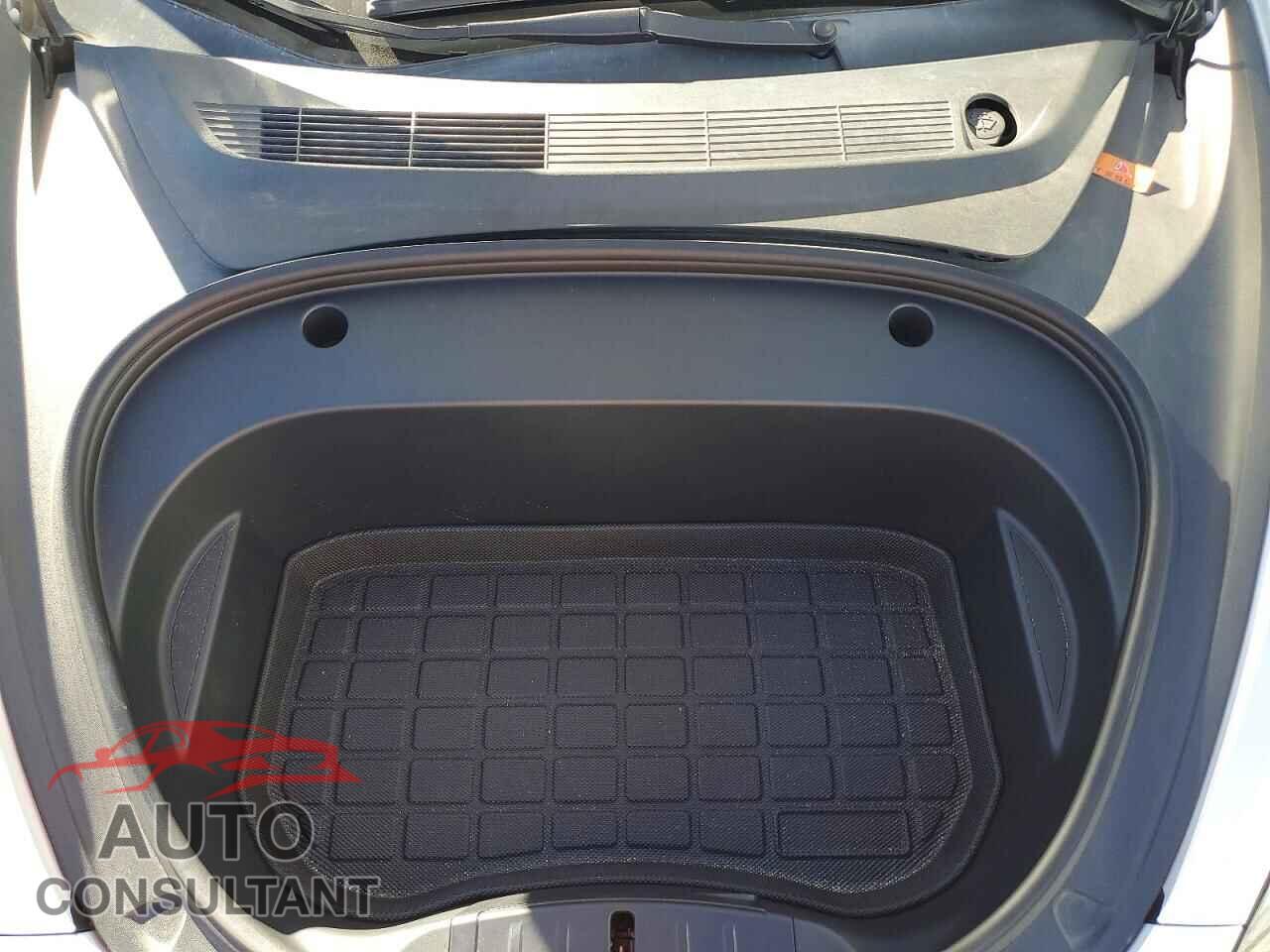 TESLA MODEL 3 2021 - 5YJ3E1EB8MF879110
