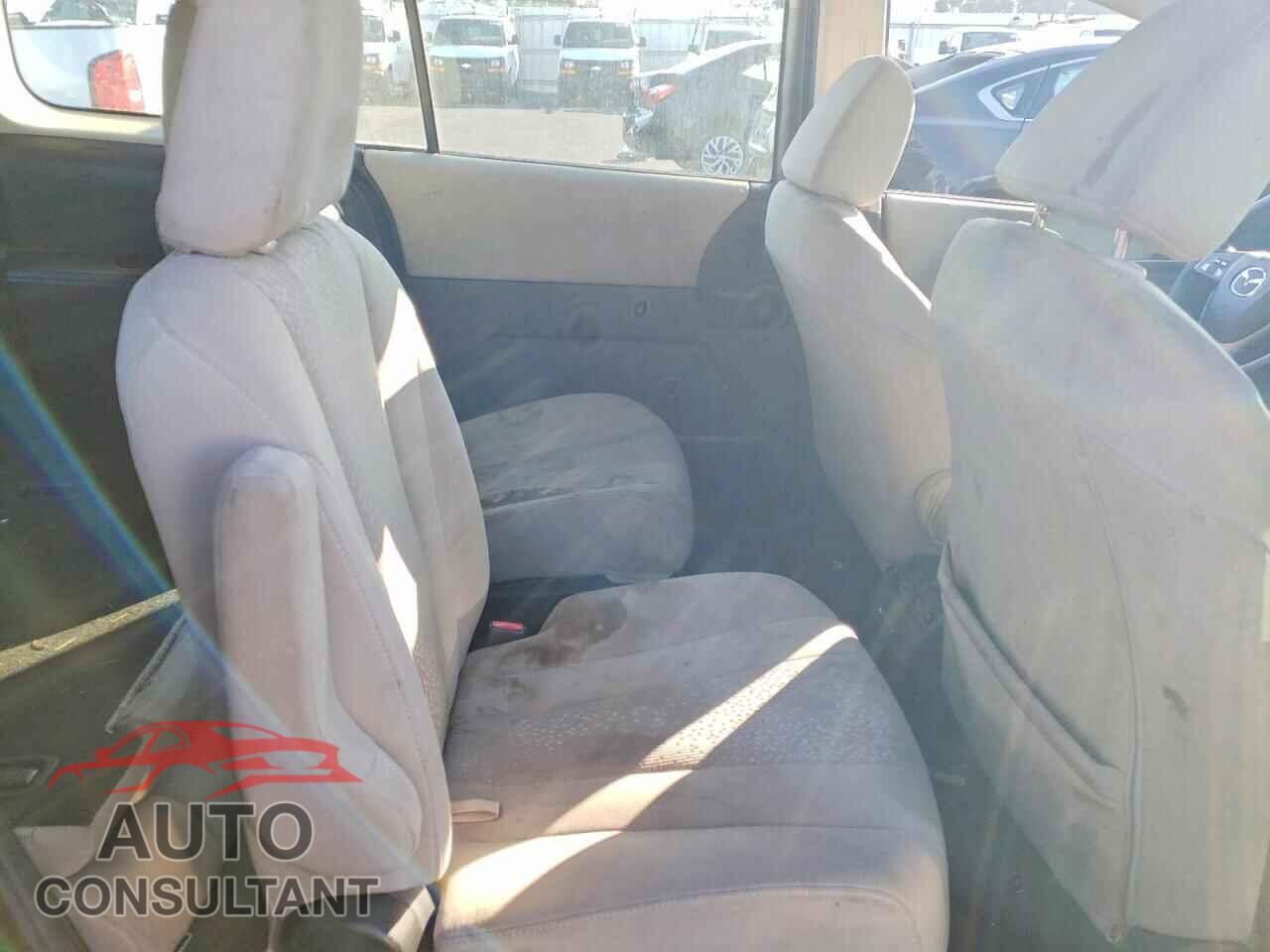 MAZDA 5 2012 - JM1CW2CL1C0124649