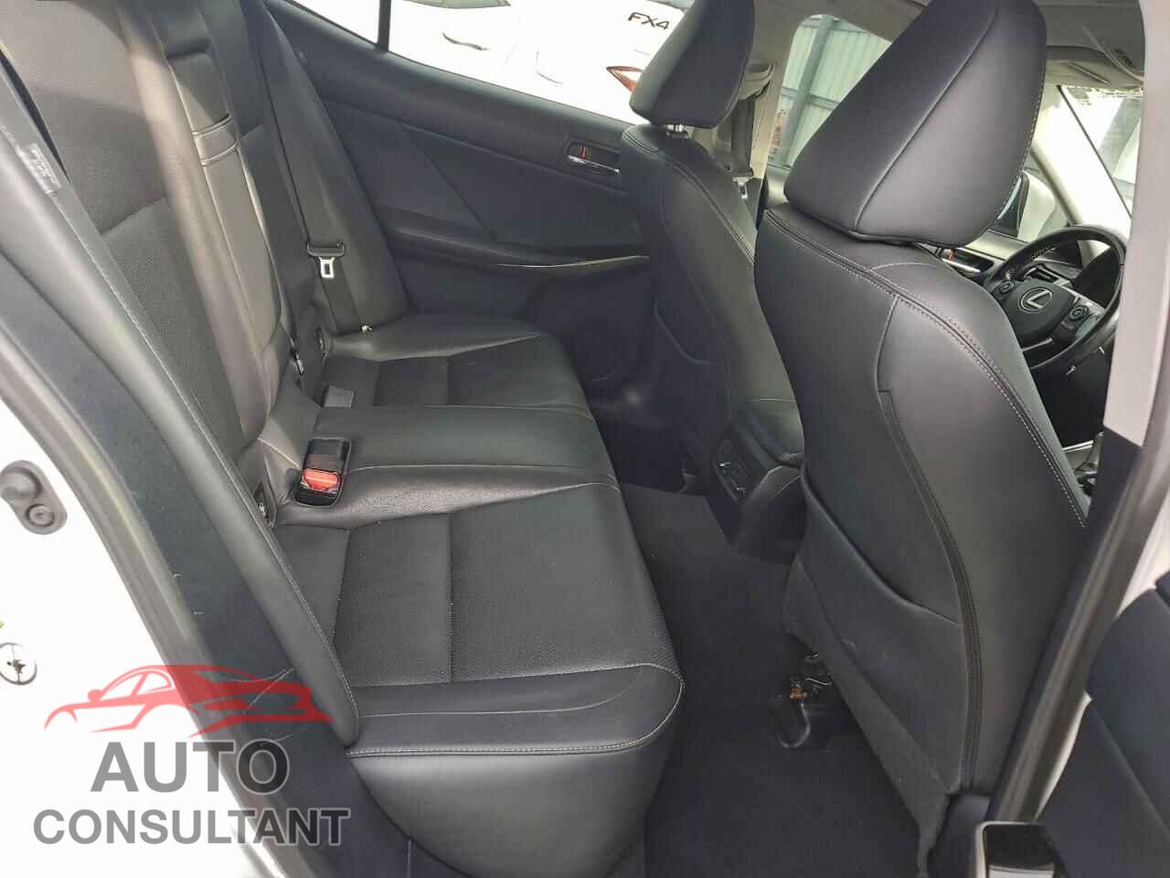 LEXUS IS 2016 - JTHBA1D21G5021734