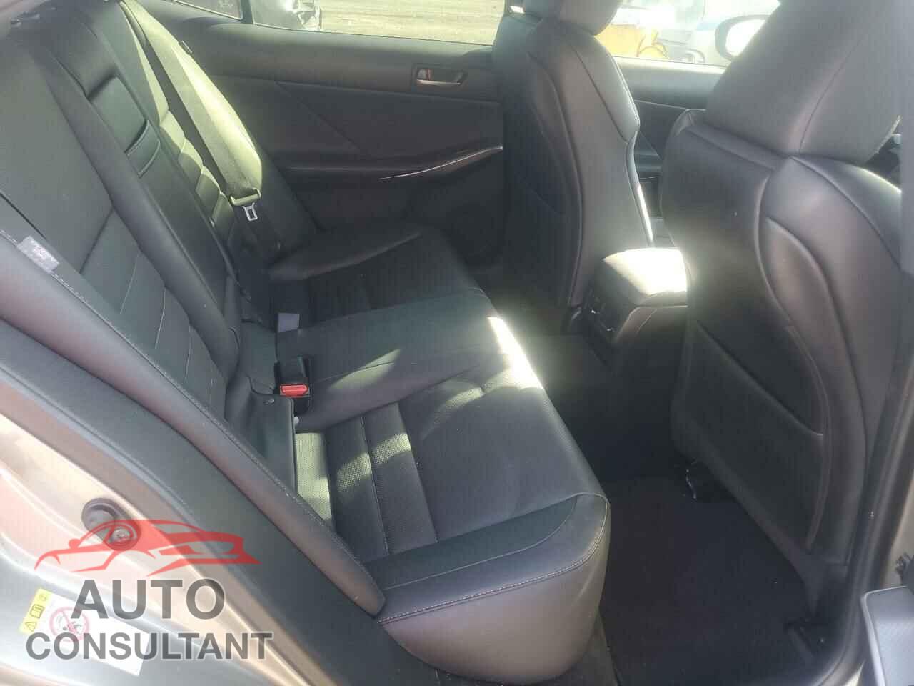 LEXUS IS 2017 - JTHBA1D2XH5040655