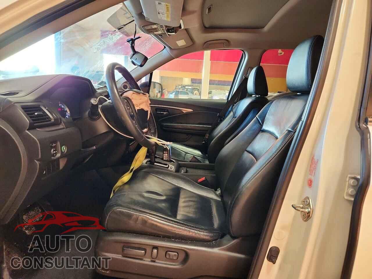 HONDA PILOT 2017 - 5FNYF6H59HB045049
