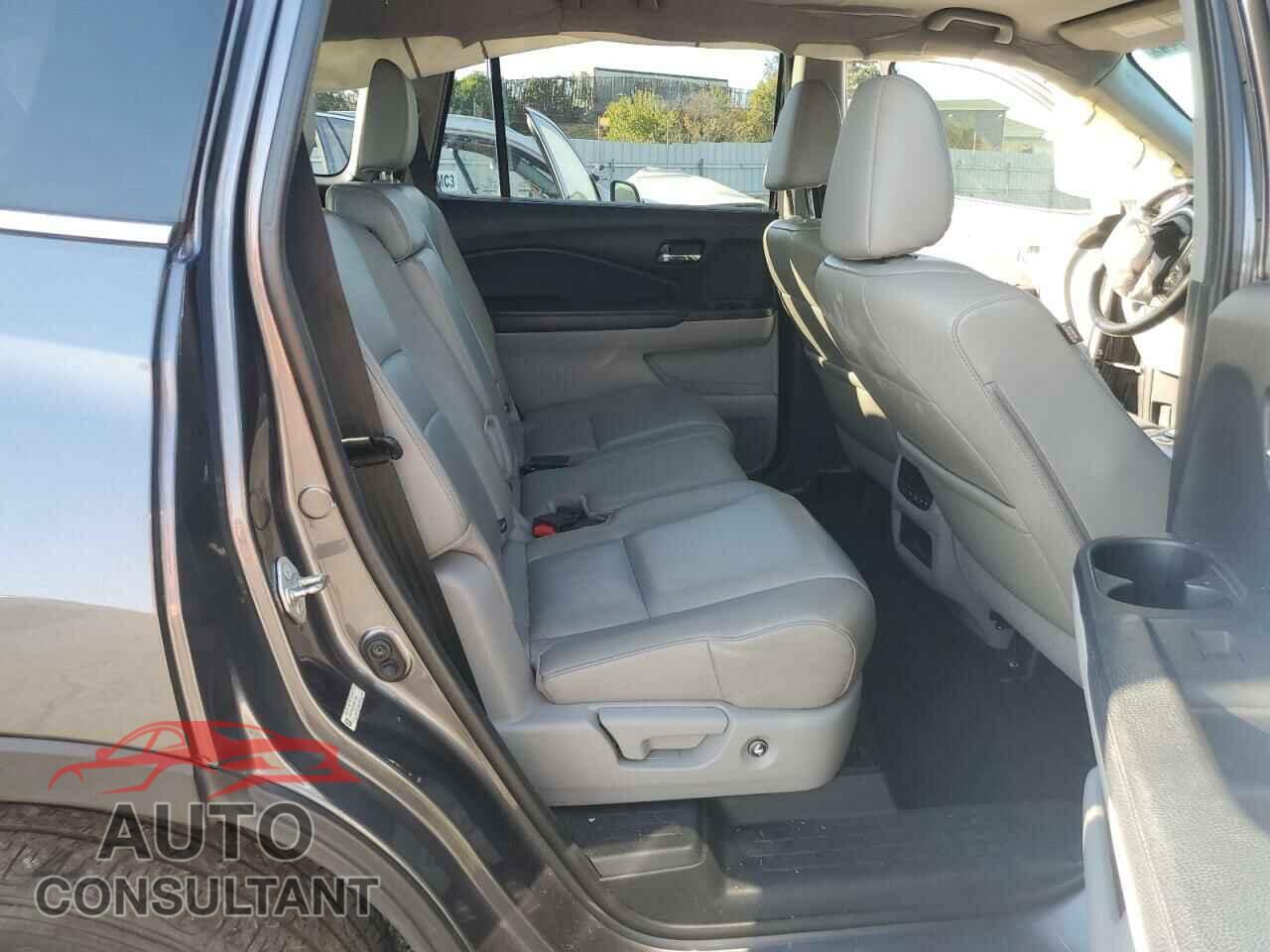 HONDA PILOT 2016 - 5FNYF6H5XGB011443