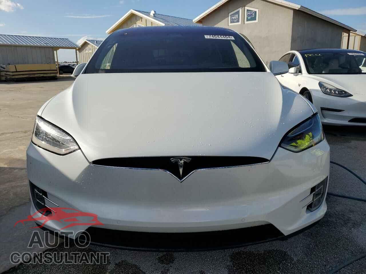 TESLA MODEL X 2017 - 5YJXCBE23HF063876