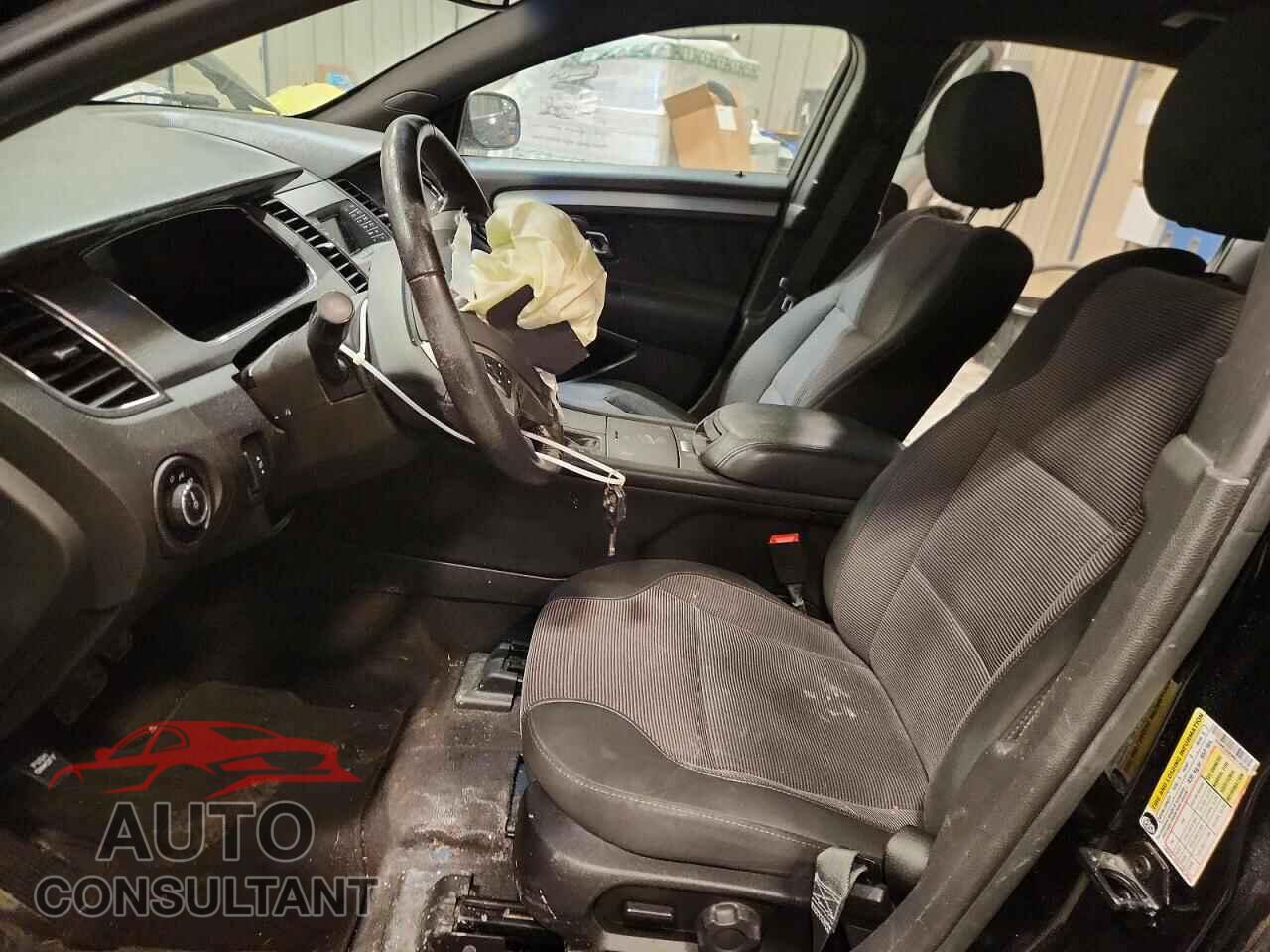FORD TAURUS 2017 - 1FAHP2E89HG135205