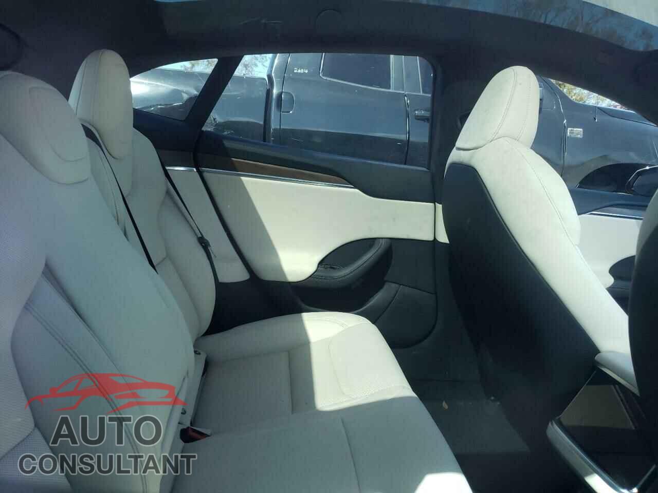 TESLA MODEL S 2023 - 5YJSA1E5XPF512330