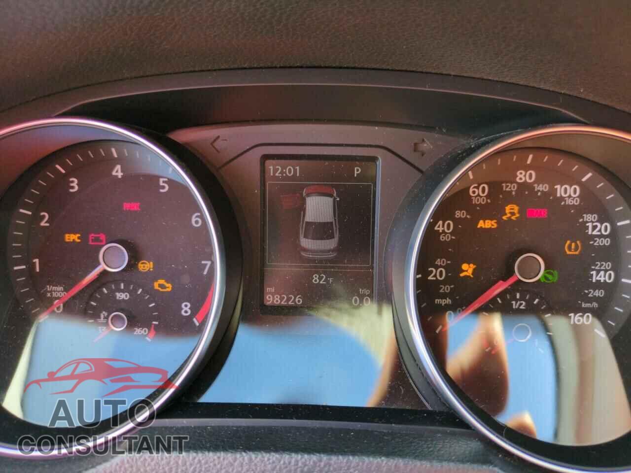 VOLKSWAGEN PASSAT 2017 - 1VWCM7A36HC028962