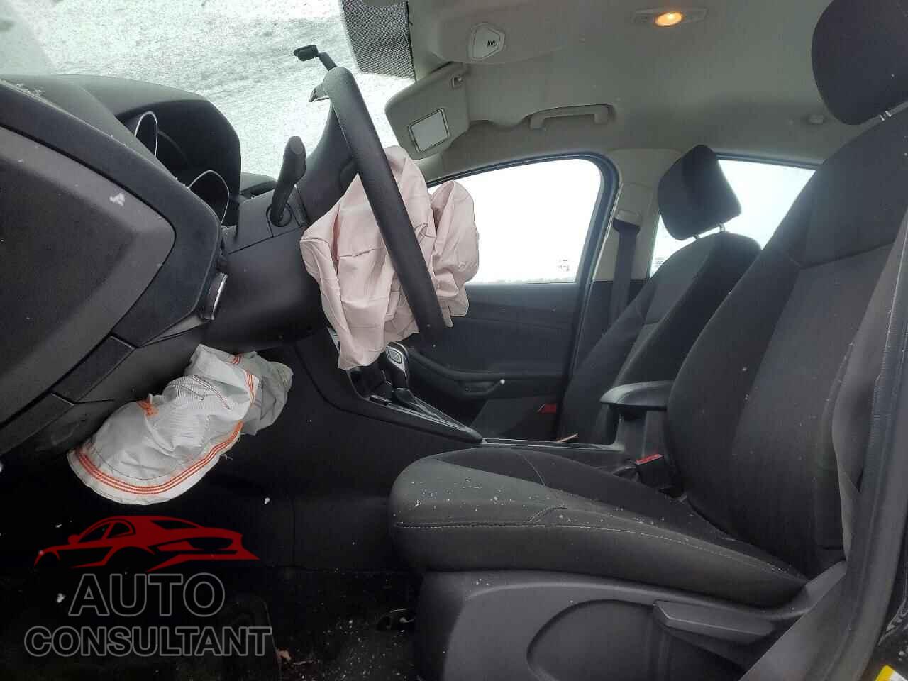 FORD FOCUS 2015 - 1FADP3K27FL257571