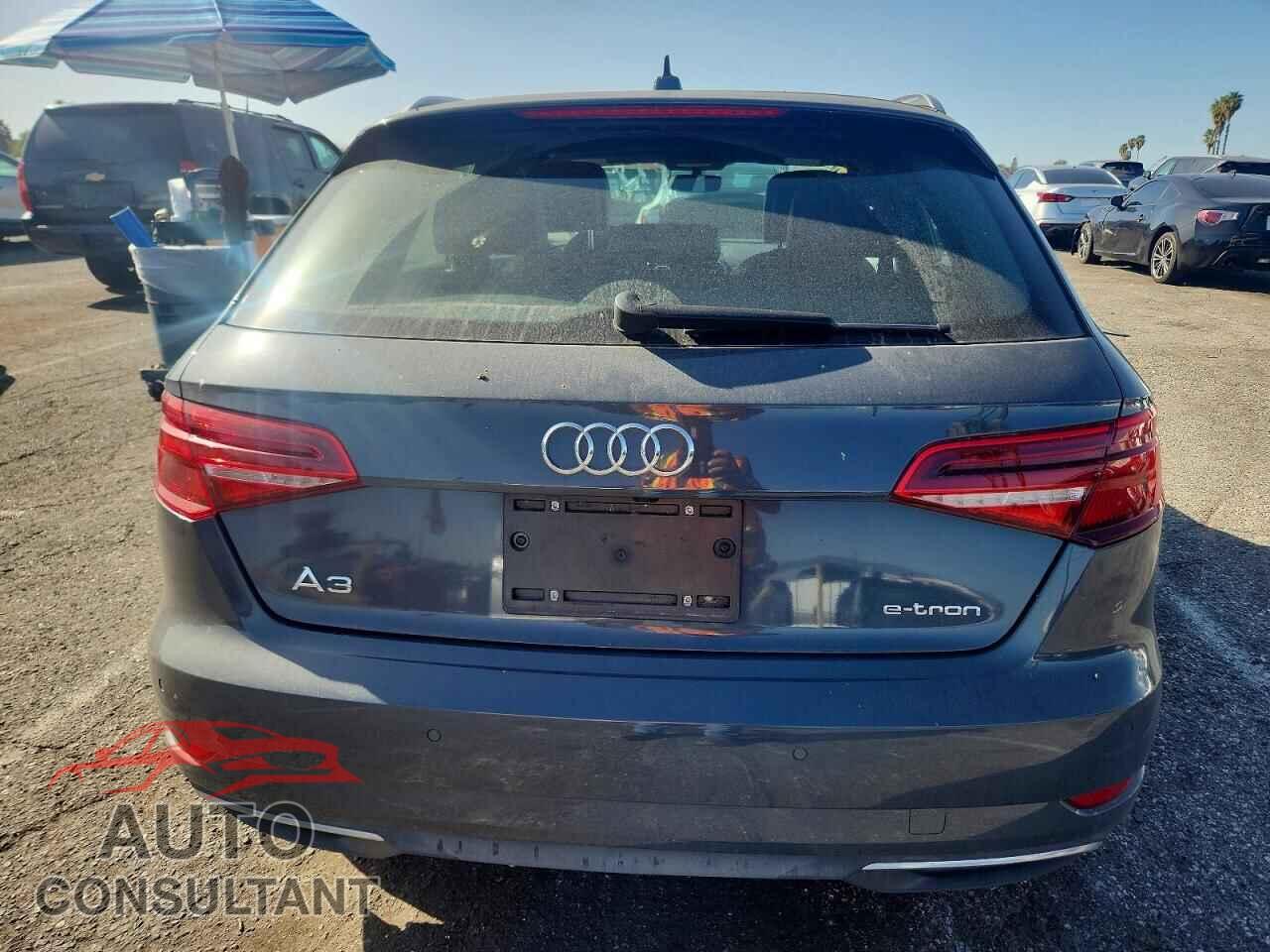 AUDI A3 2018 - WAUTPBFF2JA080037