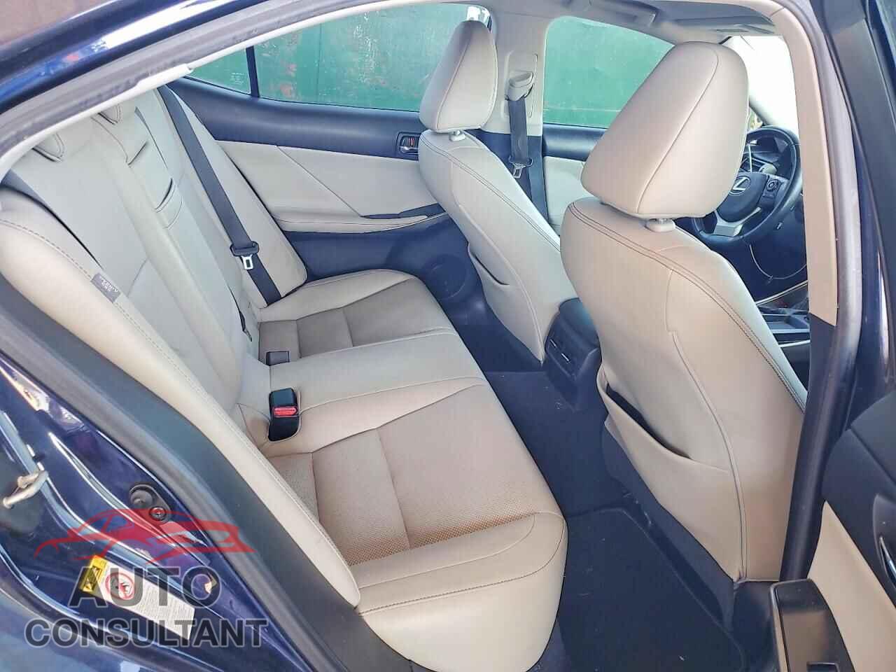 LEXUS IS 2014 - JTHBF1D27E5024930