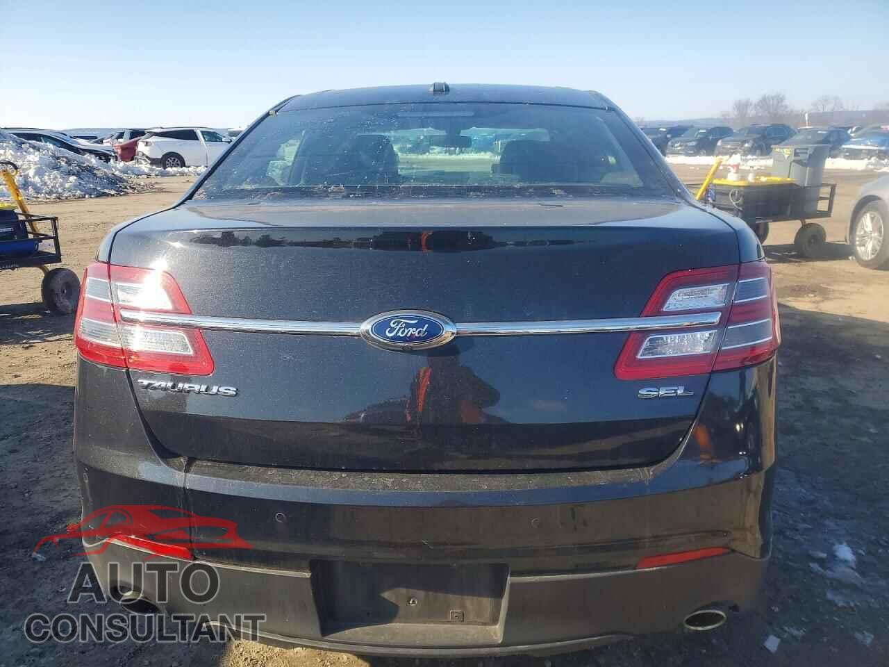 FORD TAURUS 2015 - 1FAHP2E83FG183571