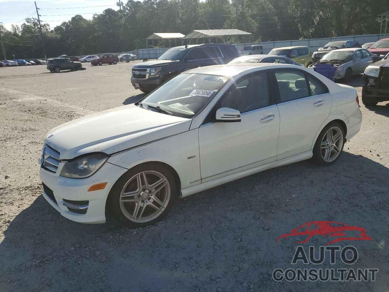 MERCEDES-BENZ C-CLASS 2012 - WDDGF4HB4CR221357