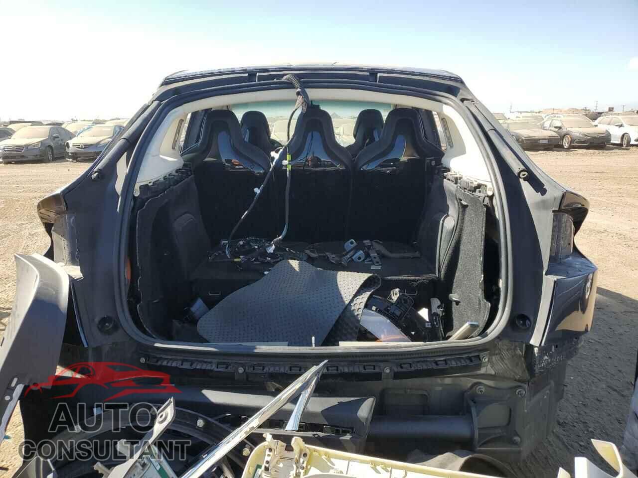 TESLA MODEL X 2016 - 5YJXCAE20GF004857