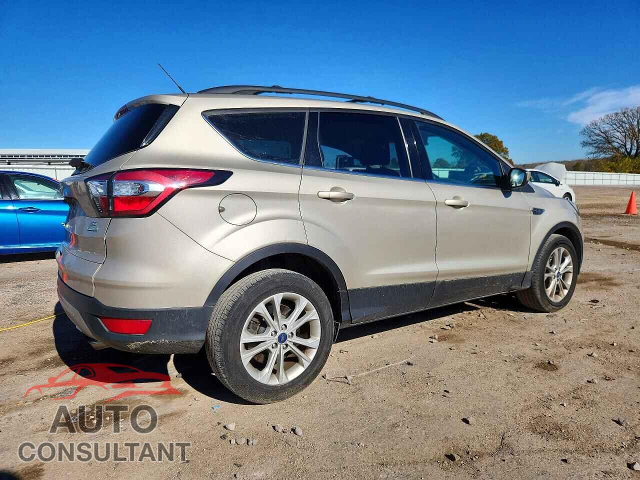 FORD ESCAPE 2017 - 1FMCU0GD5HUD94668