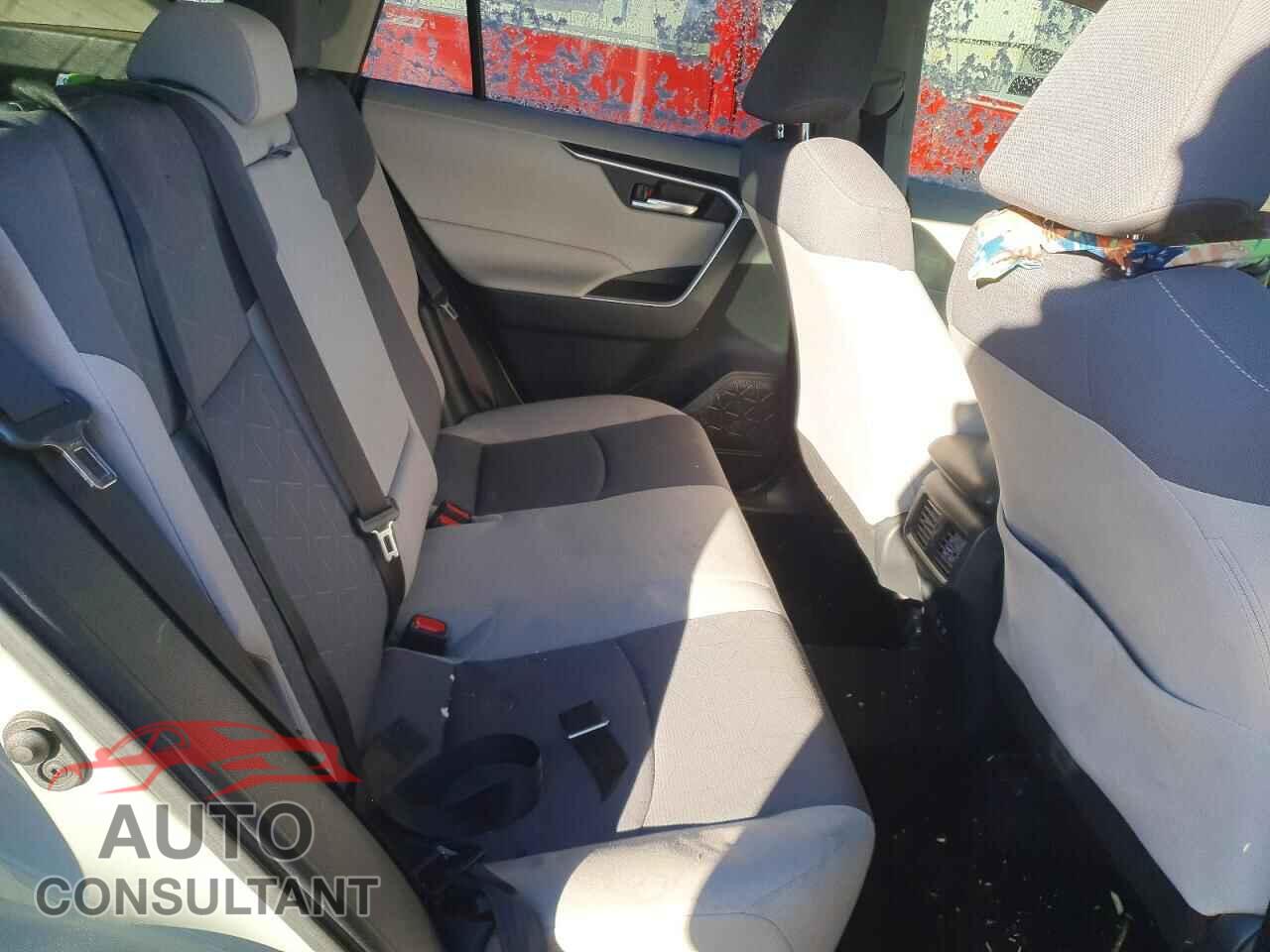 TOYOTA RAV4 2019 - JTMP1RFVXKD020741