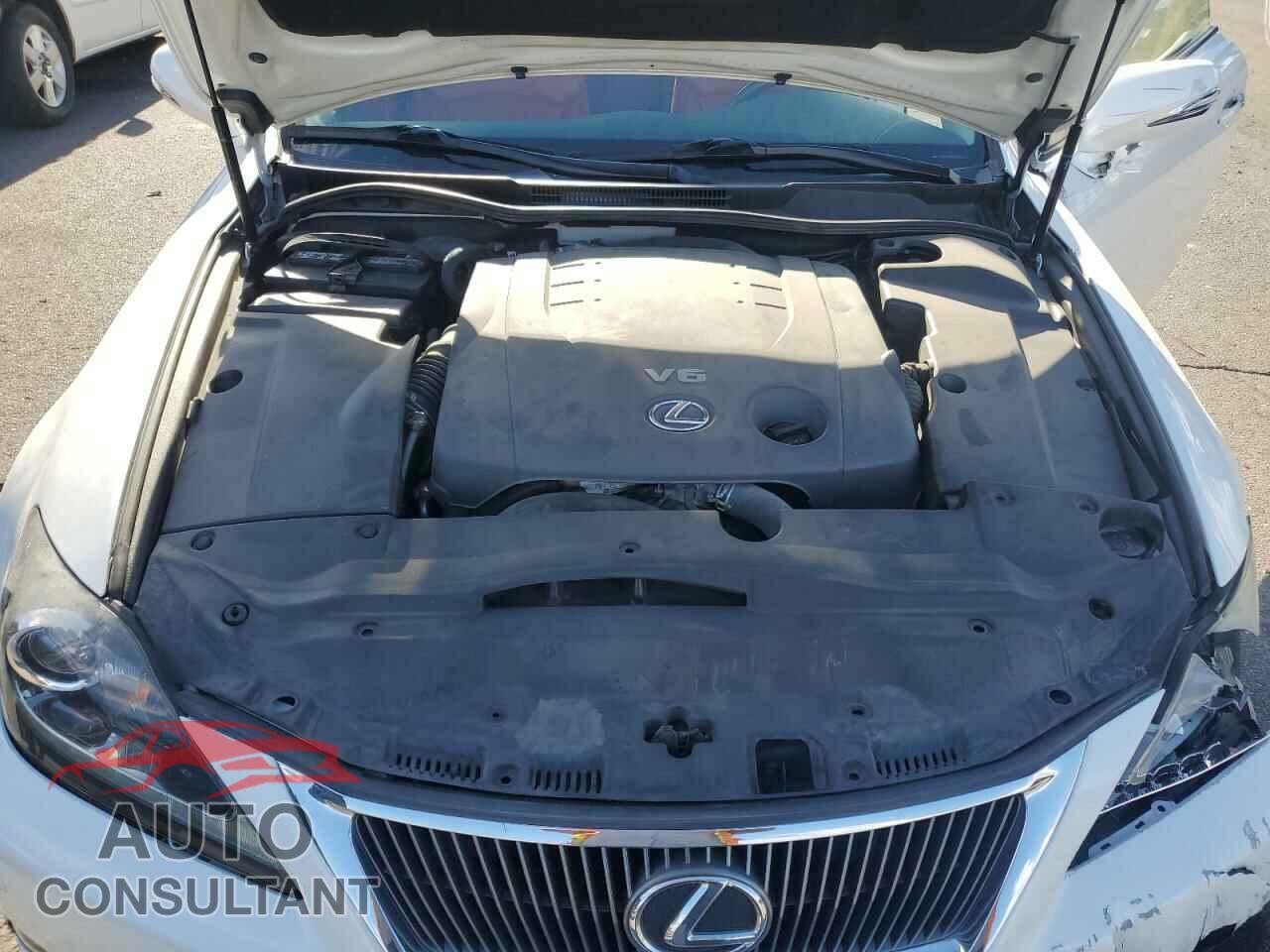 LEXUS IS 2014 - JTHFF2C24E2531732