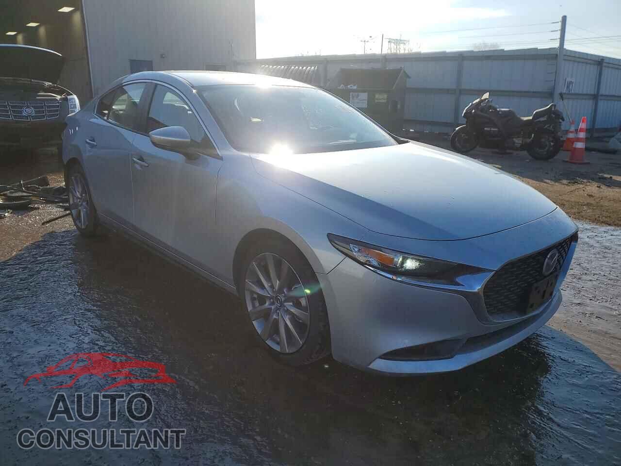 MAZDA 3 2019 - JM1BPBAM0K1117298