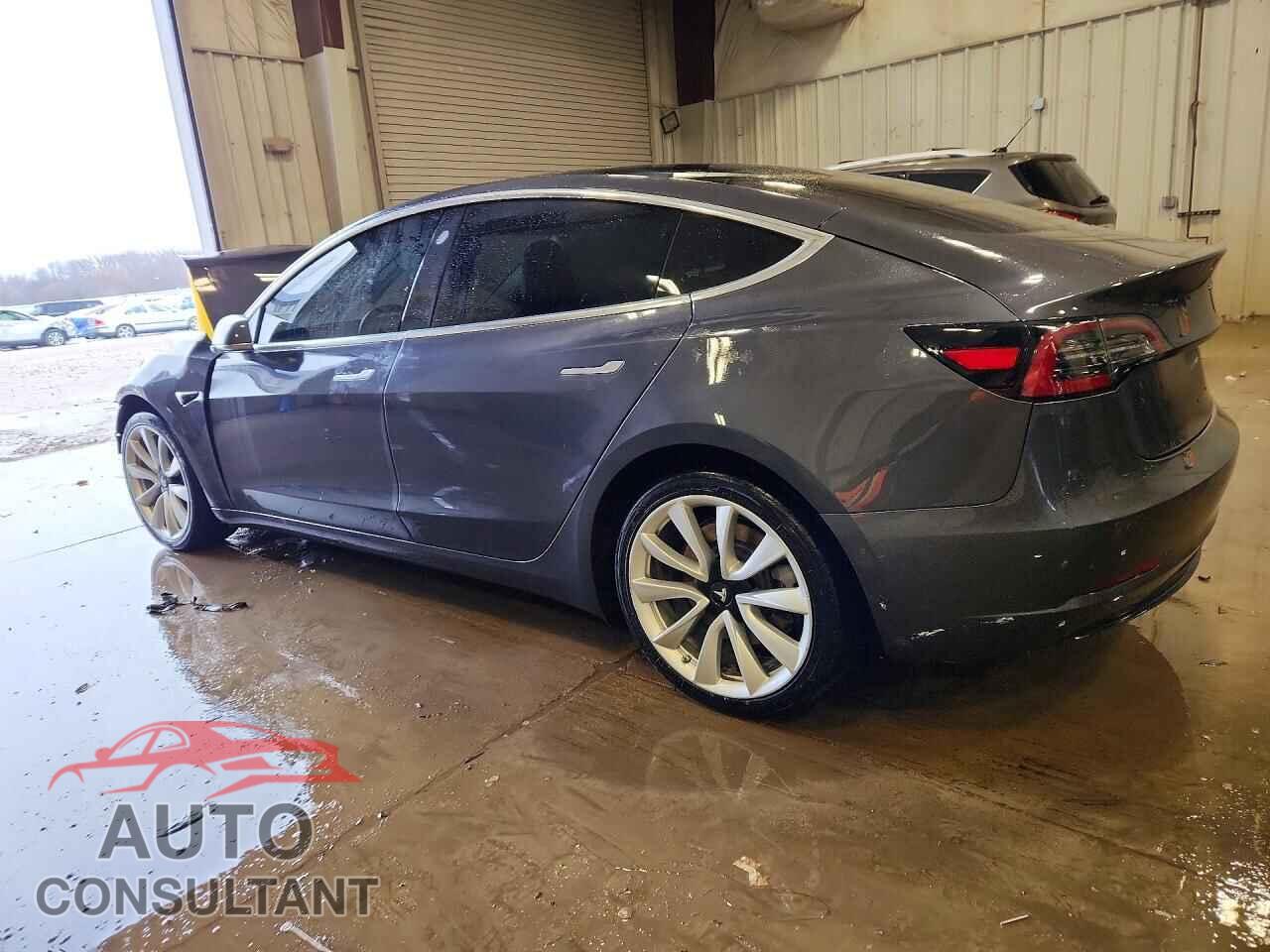 TESLA MODEL 3 2018 - 5YJ3E1EB5JF090652
