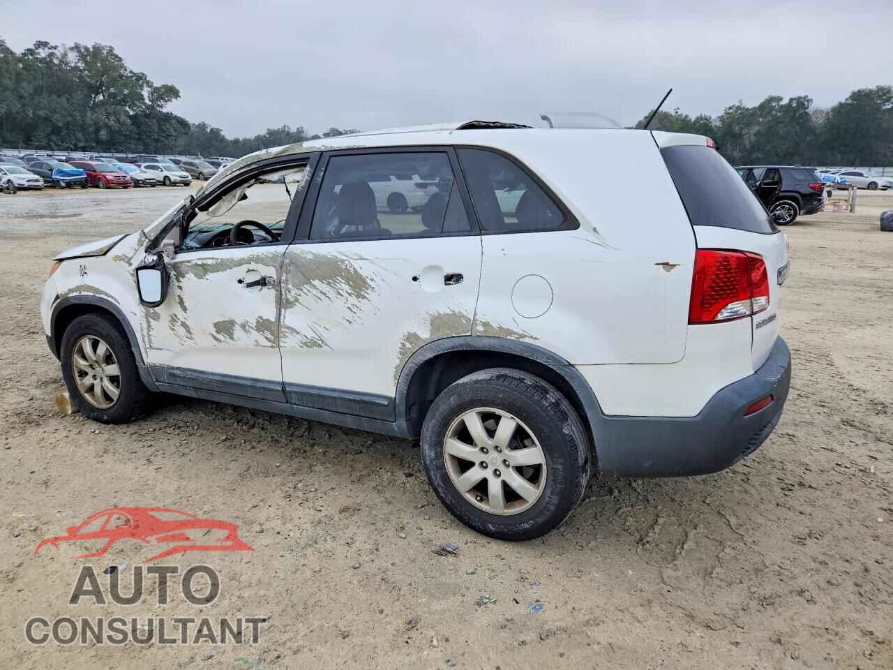 KIA SORENTO 2011 - 5XYKT3A15BG102075