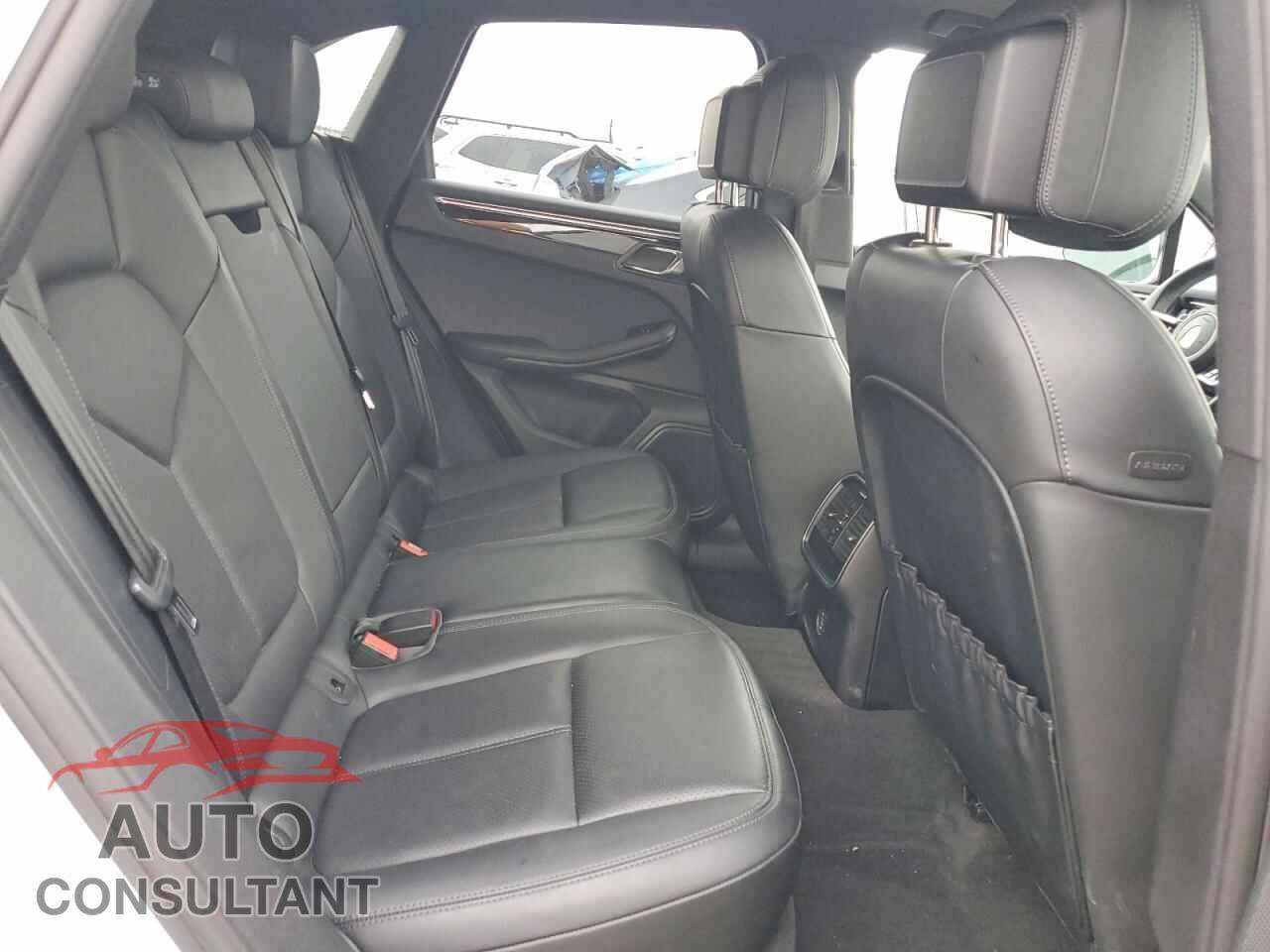 PORSCHE MACAN 2018 - WP1AA2A52JLB25412