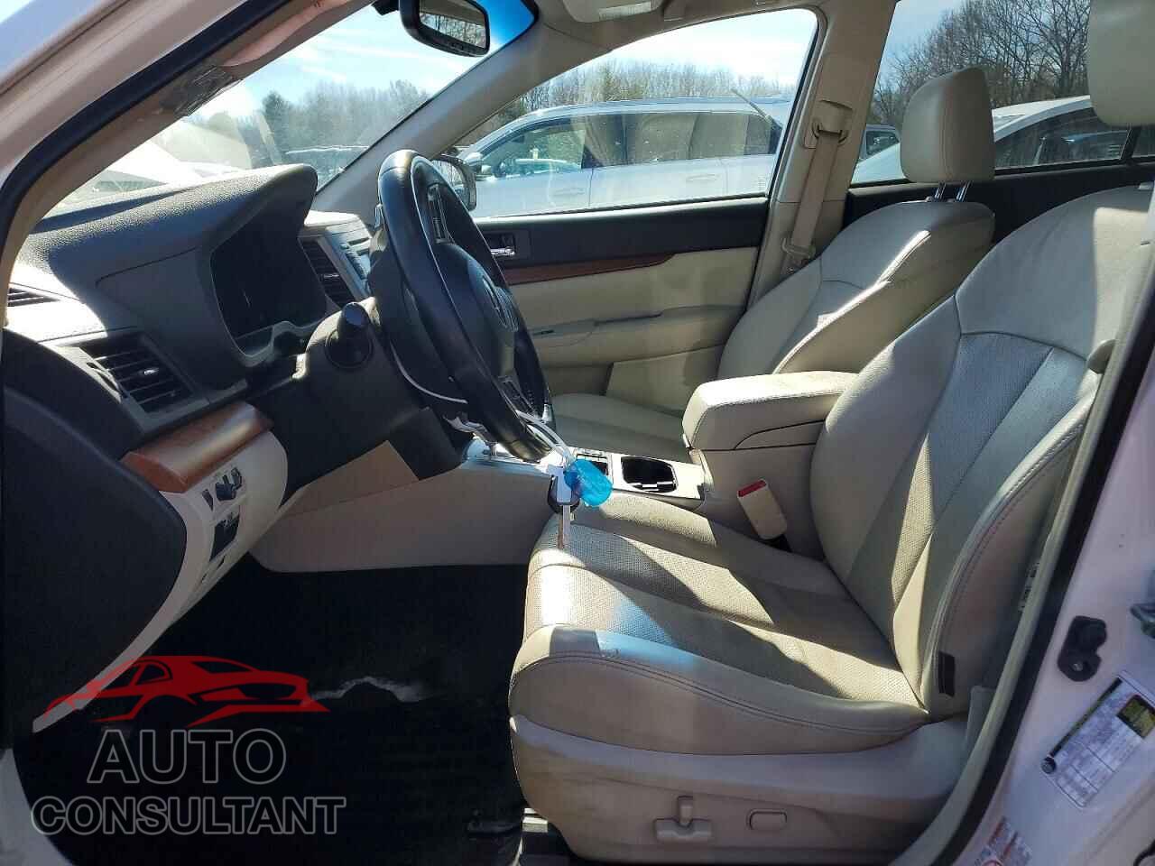 SUBARU OUTBACK 2013 - 4S4BRBKC4D3321007