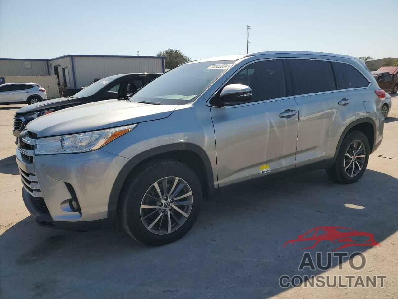 TOYOTA HIGHLANDER 2019 - 5TDKZRFH9KS552452