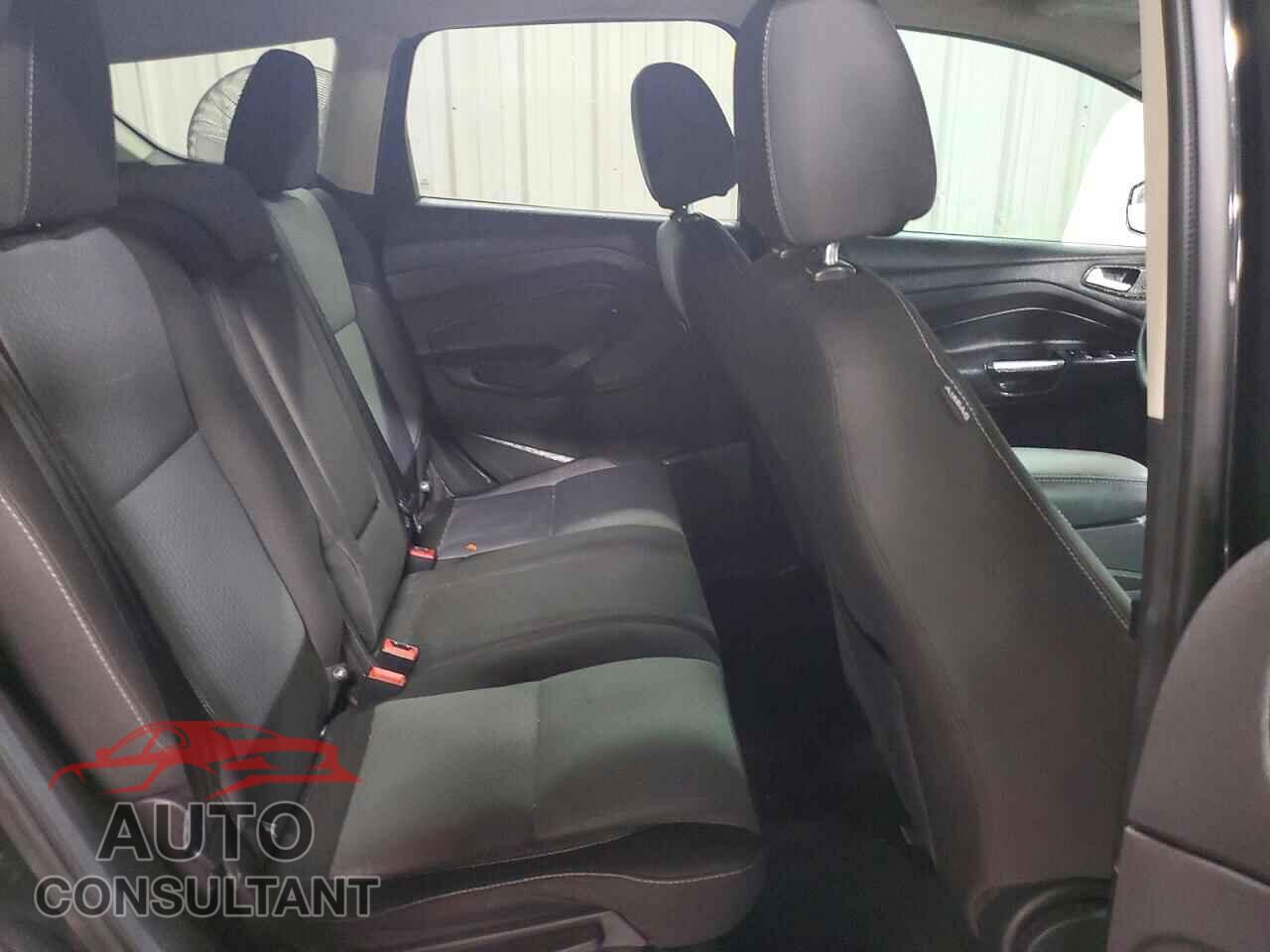 FORD ESCAPE 2017 - 1FMCU9G99HUC89079