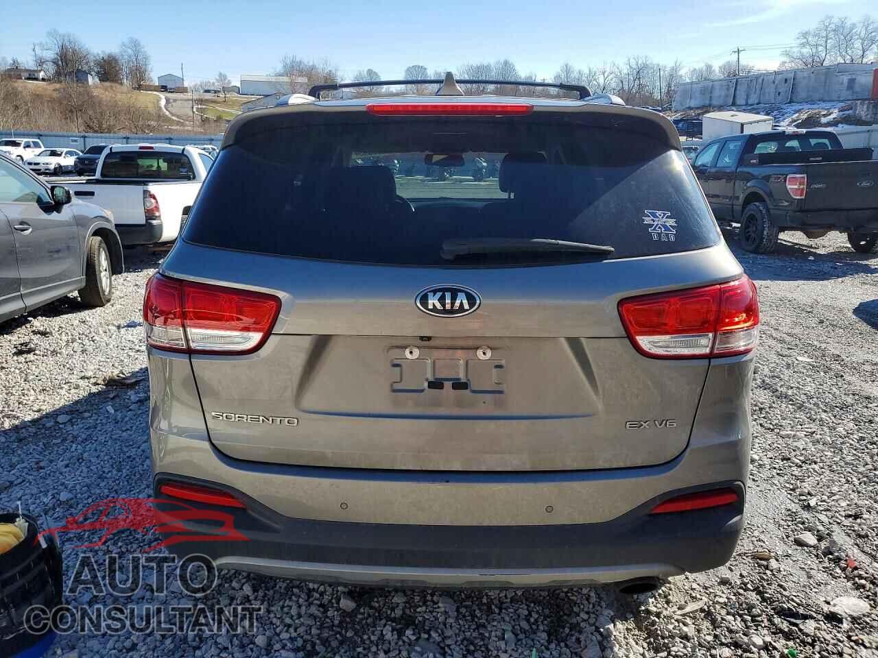 KIA SORENTO 2017 - 5XYPHDA51HG324301