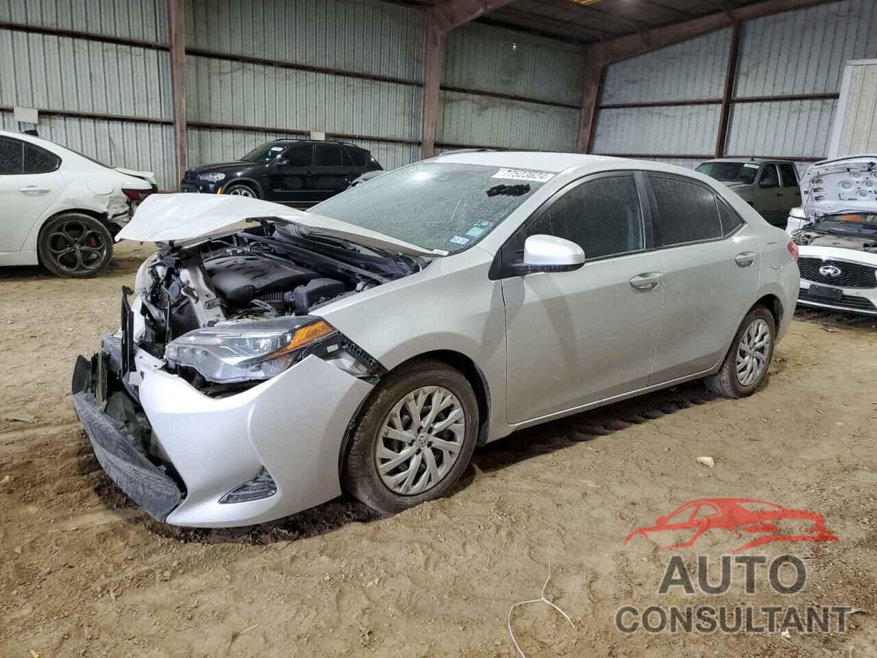 TOYOTA COROLLA 2018 - 5YFBURHE8JP752229
