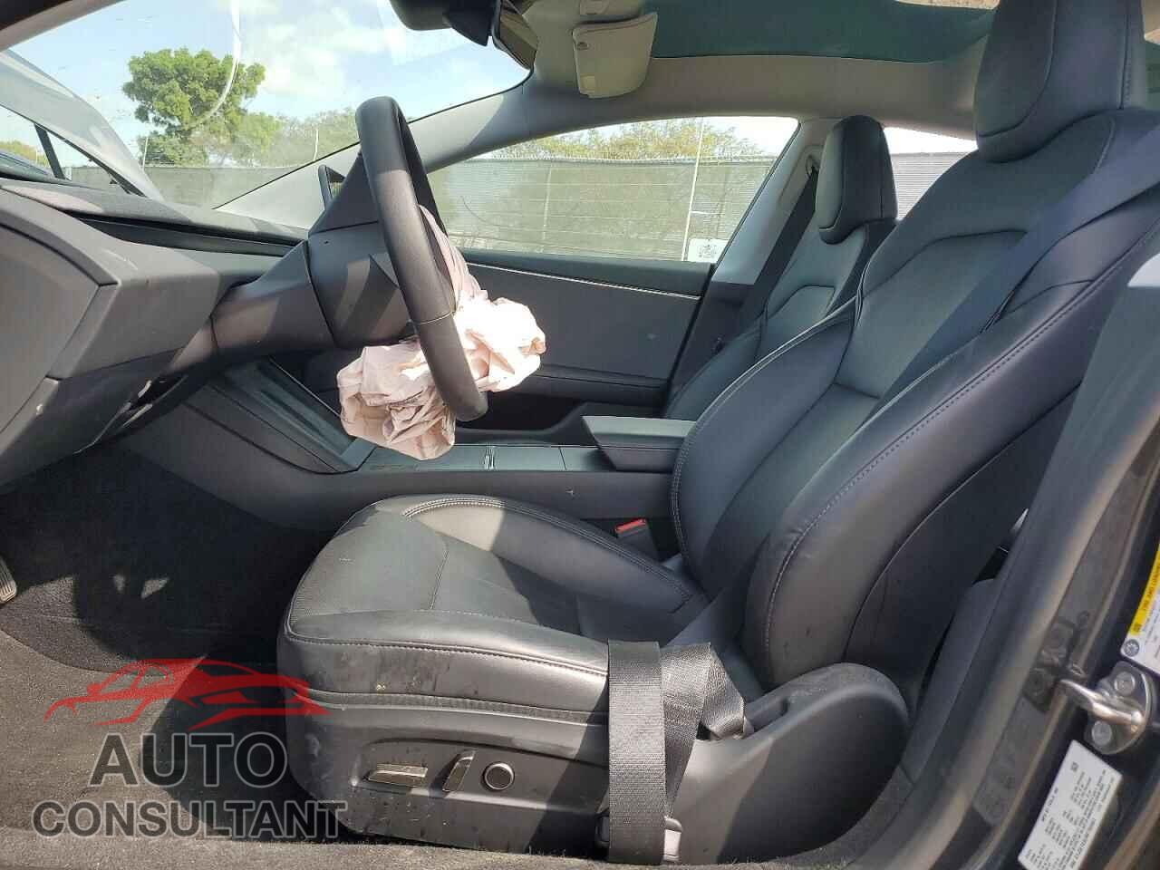 TESLA MODEL 3 2024 - 5YJ3E1EA2RF785951