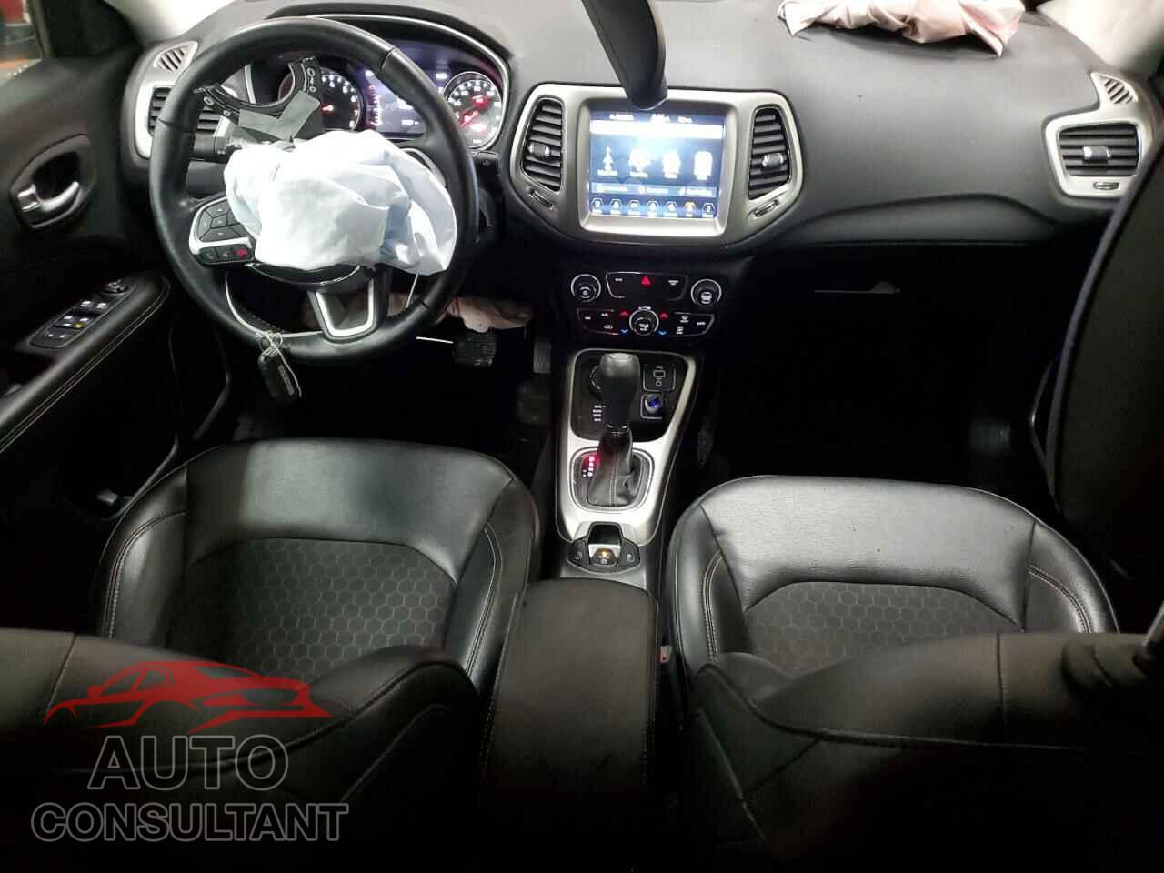 JEEP COMPASS 2018 - 3C4NJDBB3JT139181