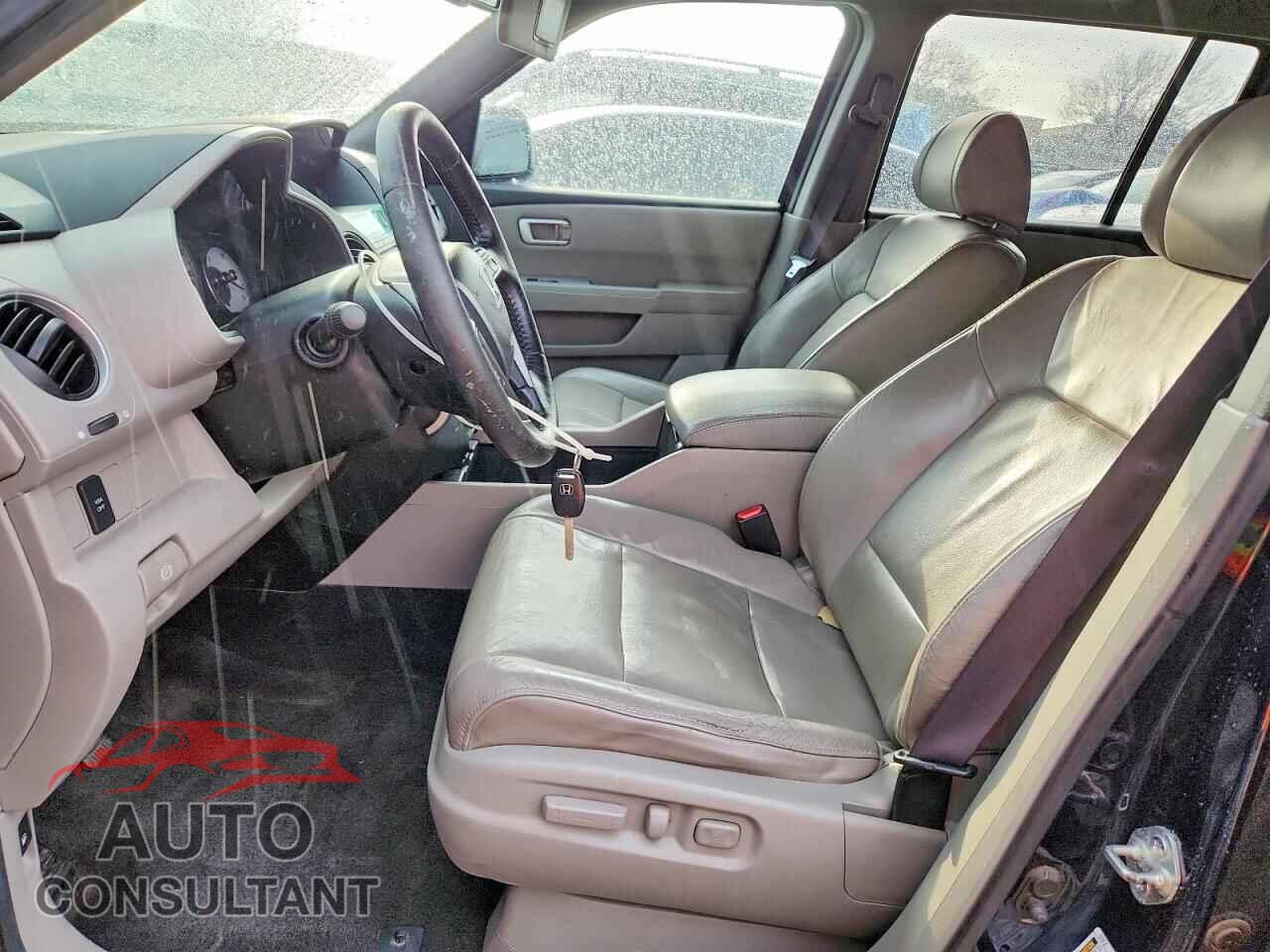 HONDA PILOT 2011 - 5FNYF3H77BB045283