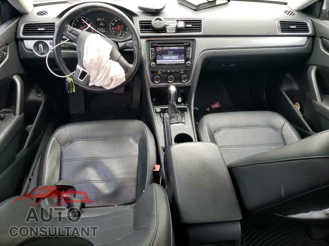 VOLKSWAGEN PASSAT 2015 - 1VWAT7A30FC105199