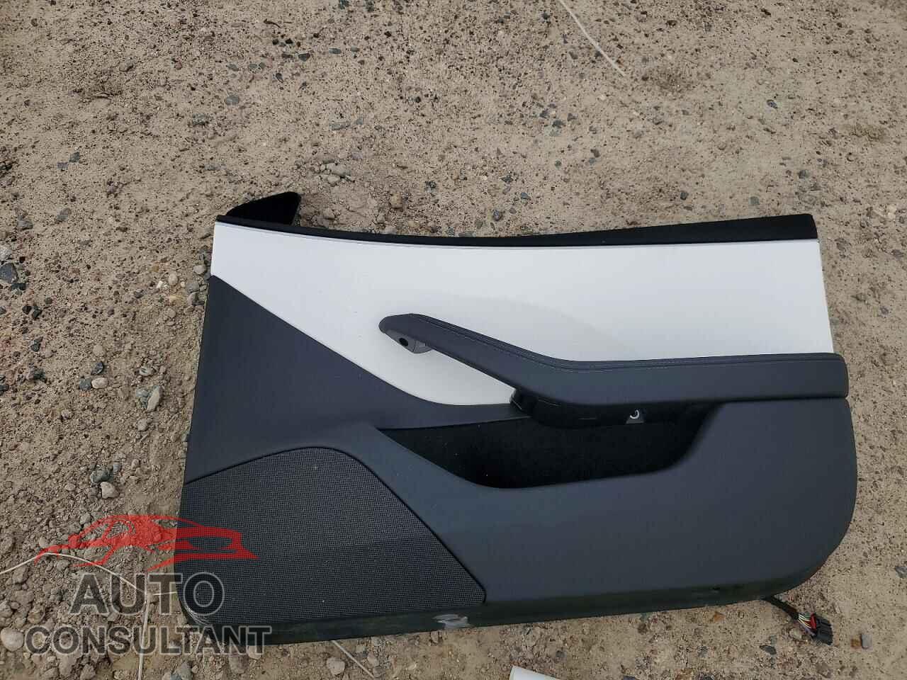 TESLA MODEL 3 2025 - 5YJ3E1EA5SF083242