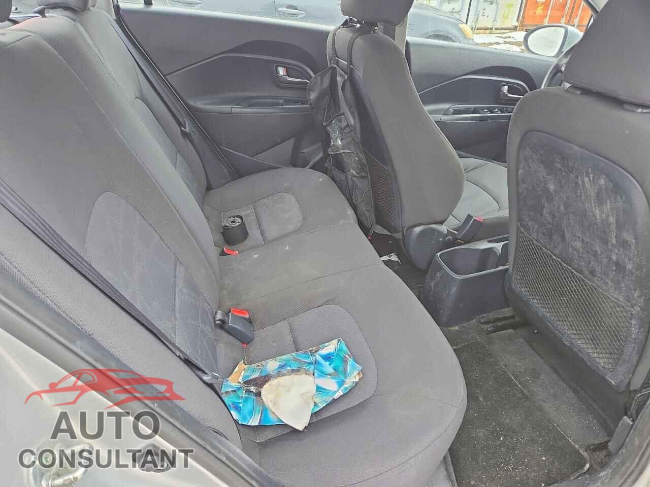 KIA RIO 2015 - KNADM4A39F6471105