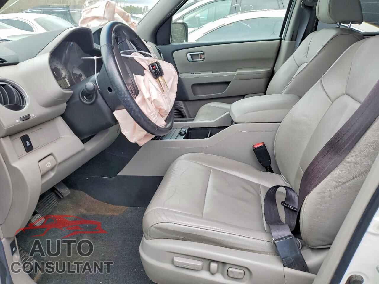 HONDA PILOT 2013 - 5FNYF4H52DB031914