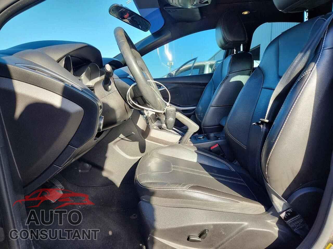 FORD FOCUS 2014 - 1FADP3N27EL367210