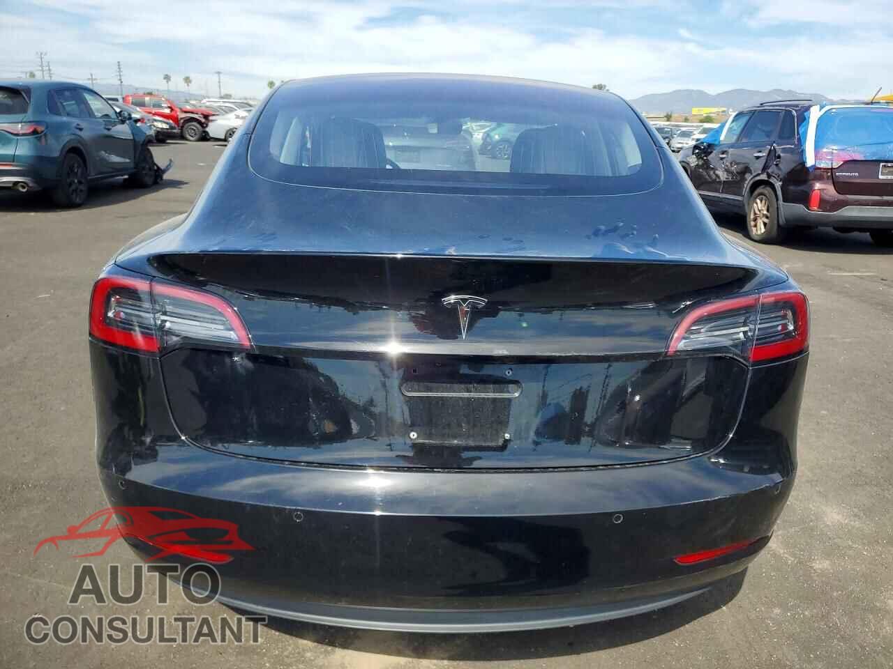 TESLA MODEL 3 2018 - 5YJ3E1EA9JF012477