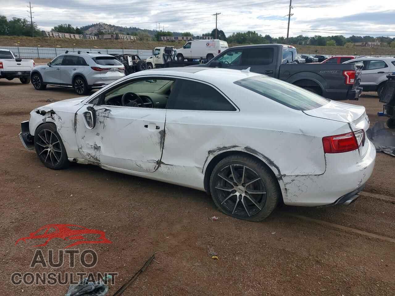 AUDI A5 2012 - WAUCFAFR0CA003192